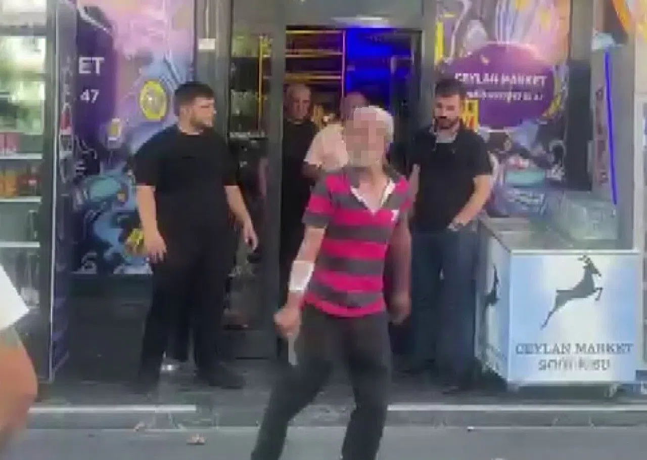 Elinde Bıçakla Rahatsızlık Veren Şahıs, Etkisiz Hale Getirildi