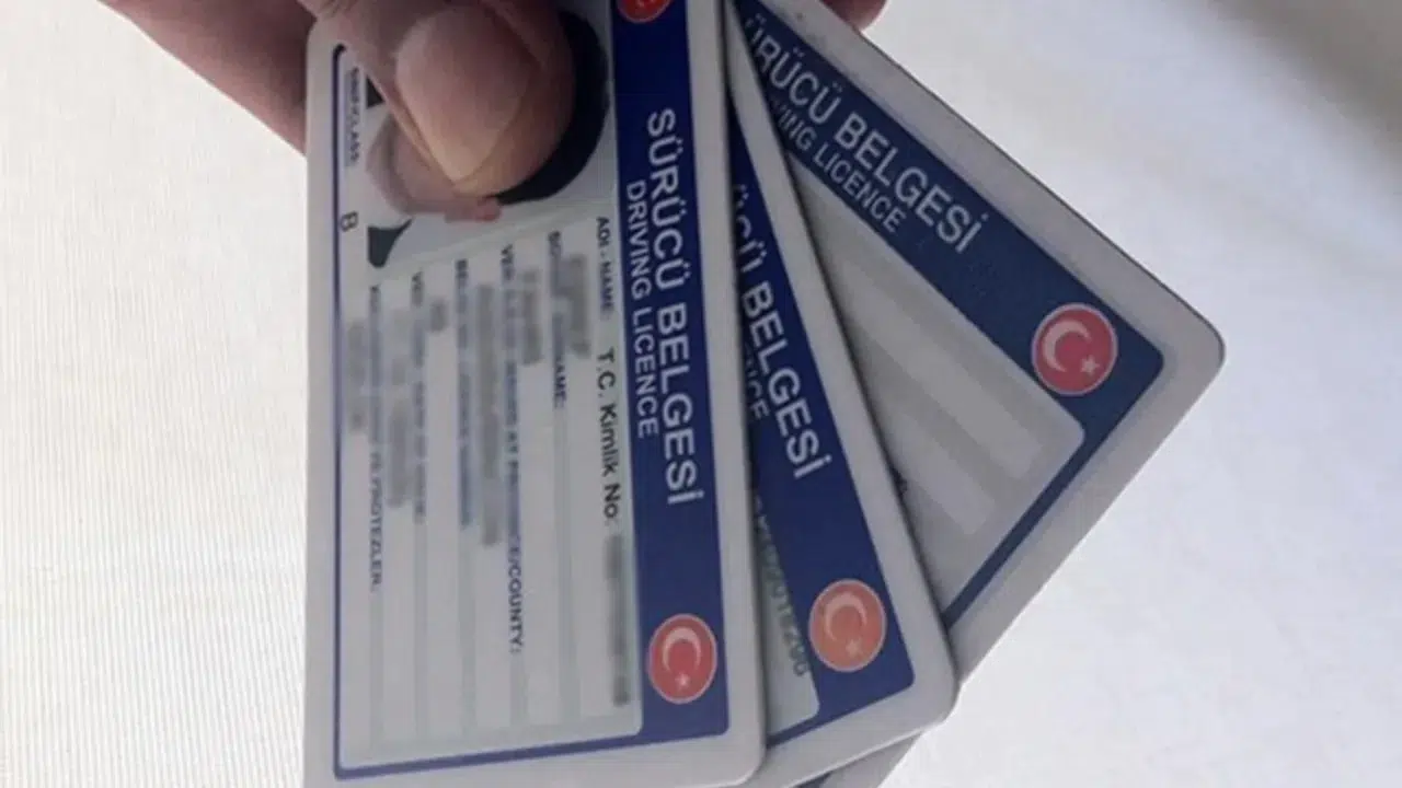 Eski tip ehliyetler için son tarih 31 Temmuz... Yenilemeyenler 7 bin 423 TL ceza ödeyecek!