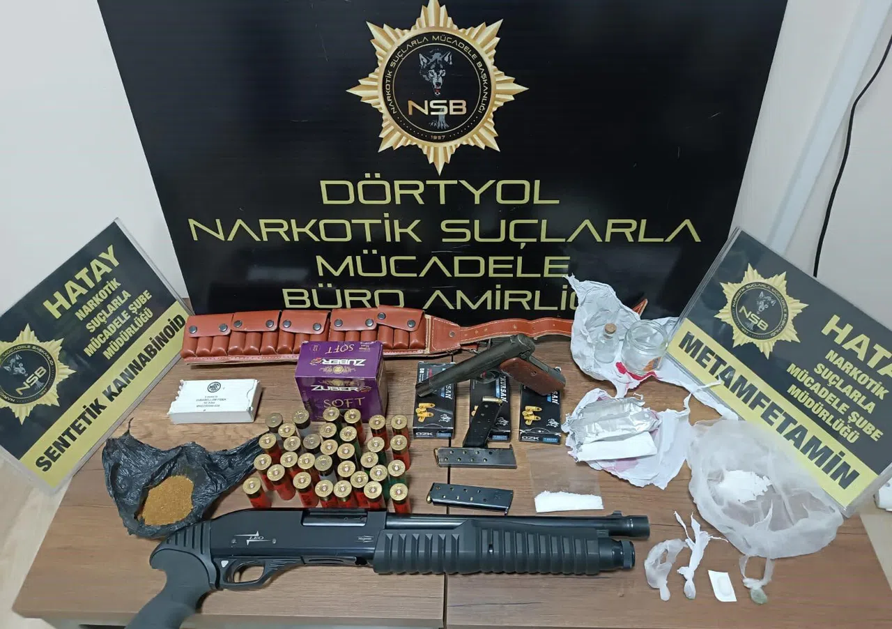 Evden Uyuşturucu Ve Cephanelik Çıktı