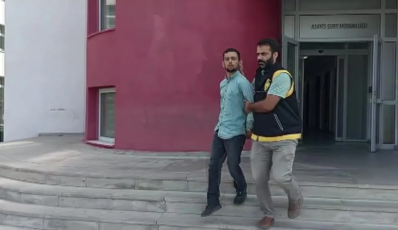 Evin Avlusundan Motosiklet Çaldı