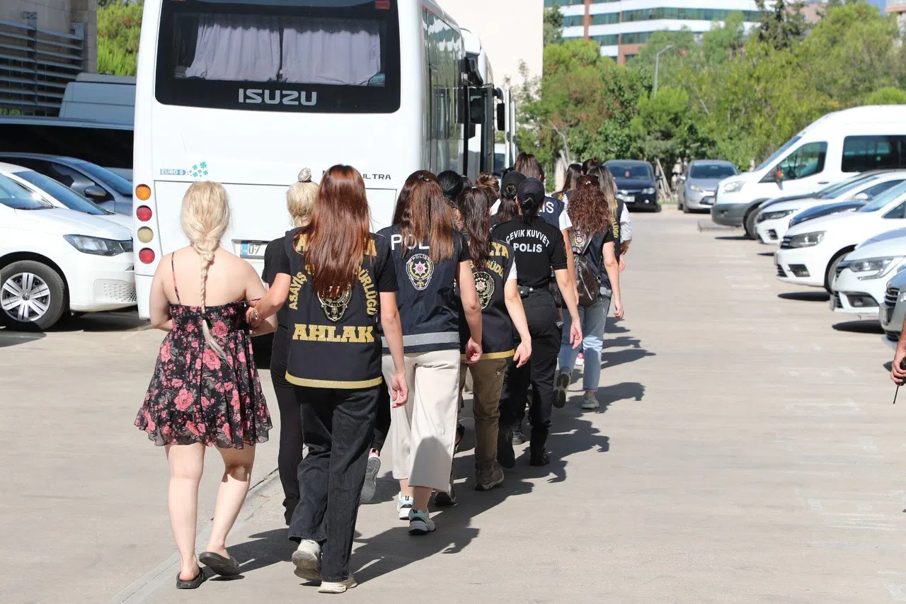 Fuhuş Bahanesiyle Çağırdıkları Kişileri Gasp Ettiler