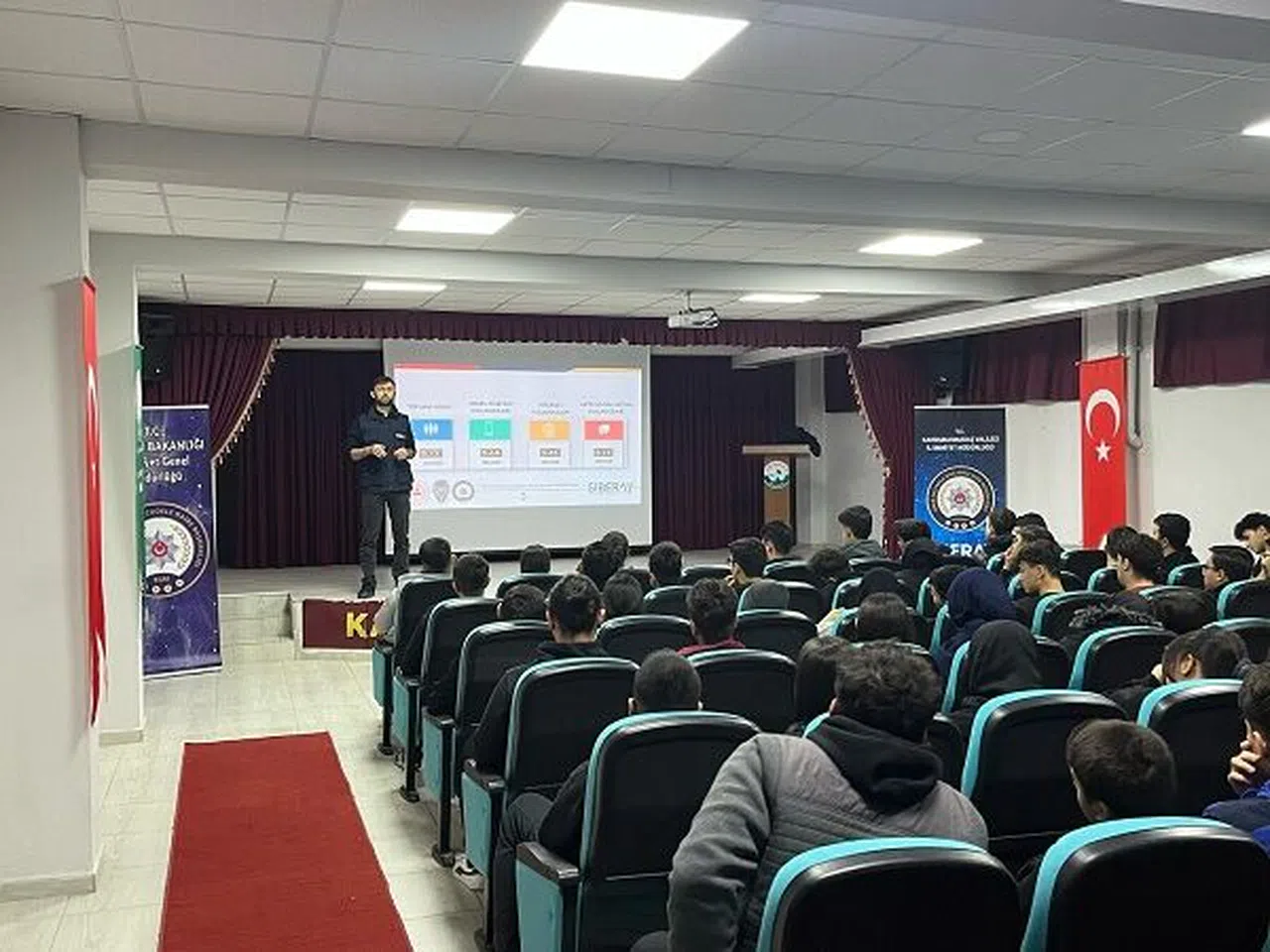 Kahramanmaraş’ta Öğrencilere Yönelik Siber Güvenlik Eğitimi Seferberliği