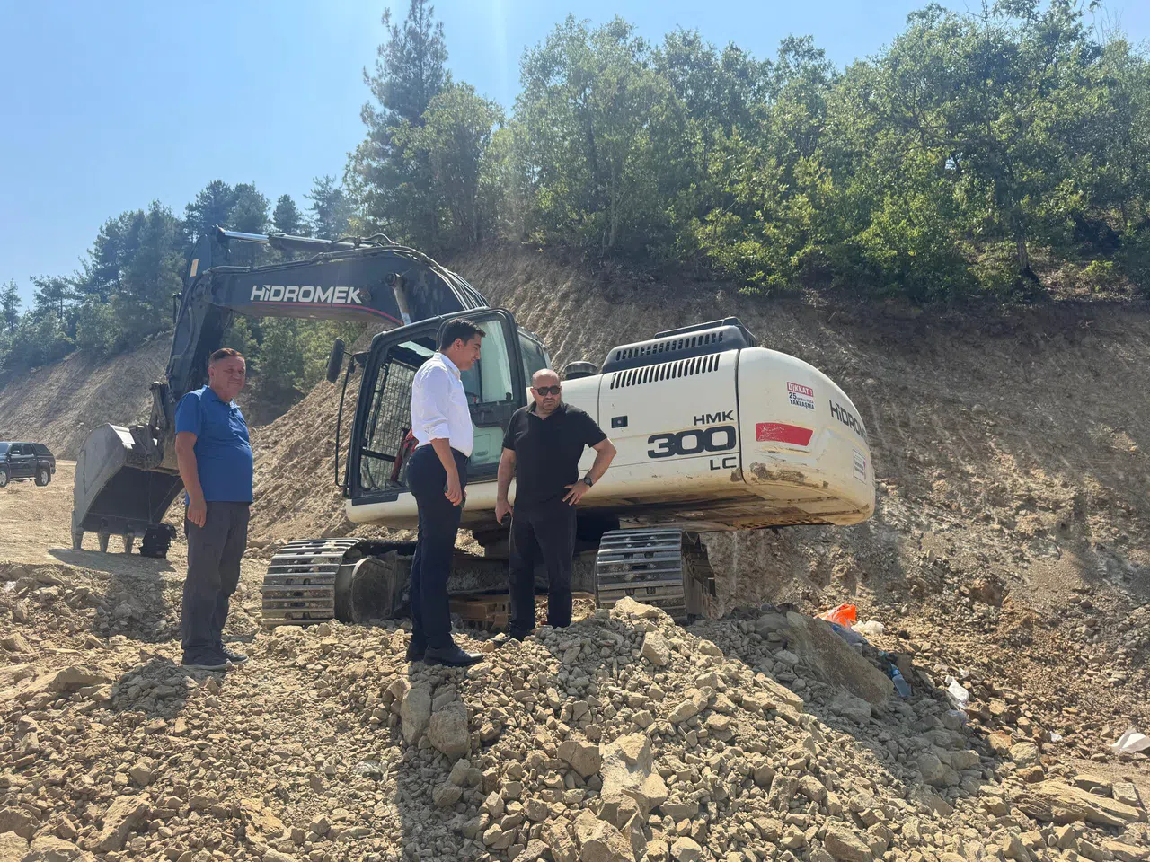 Prof. Dr. Mehmet Şahin, Karasu Grup Yolu’nu Yerinde İnceledi