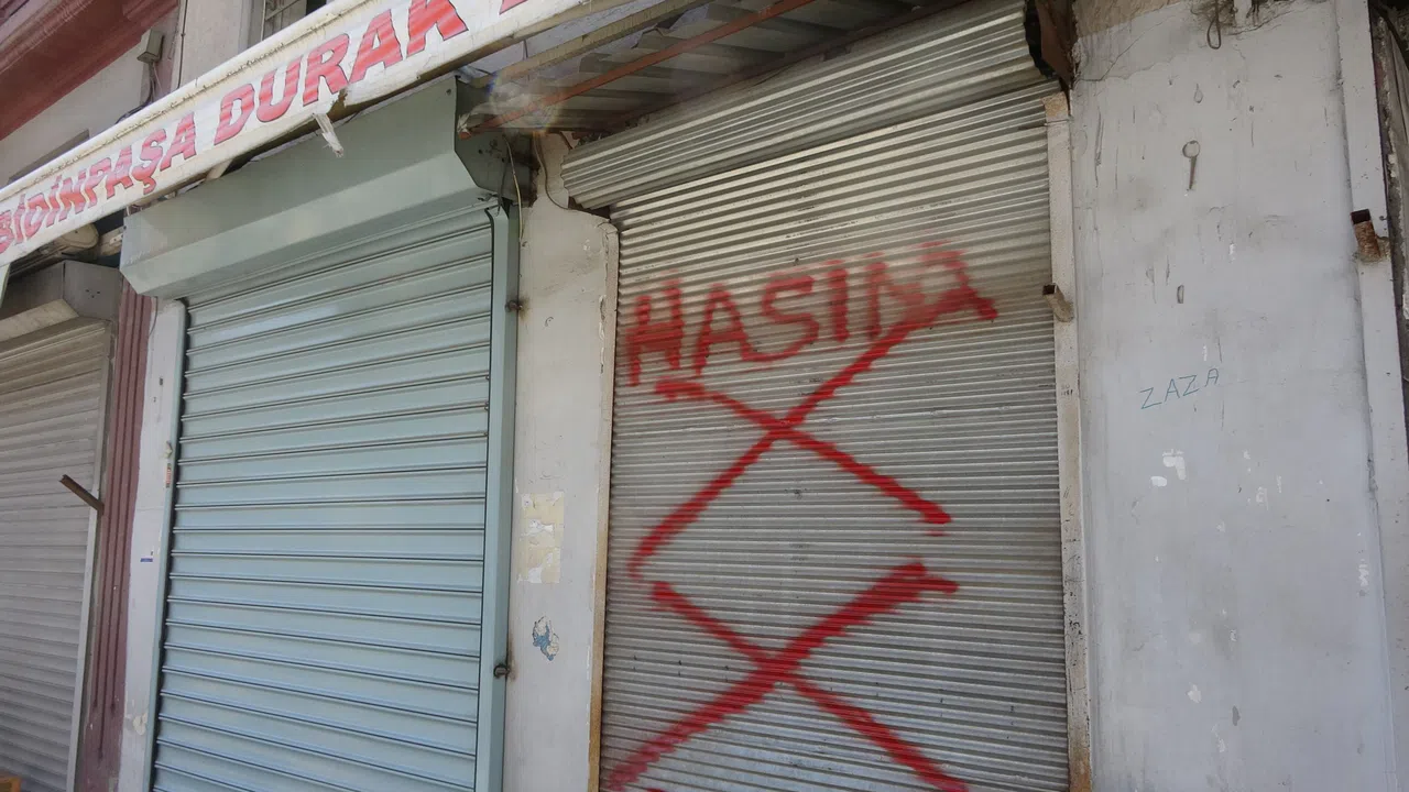 'Hasım' Yazısını Gören Çaycı, Dönerciyi Vurdu