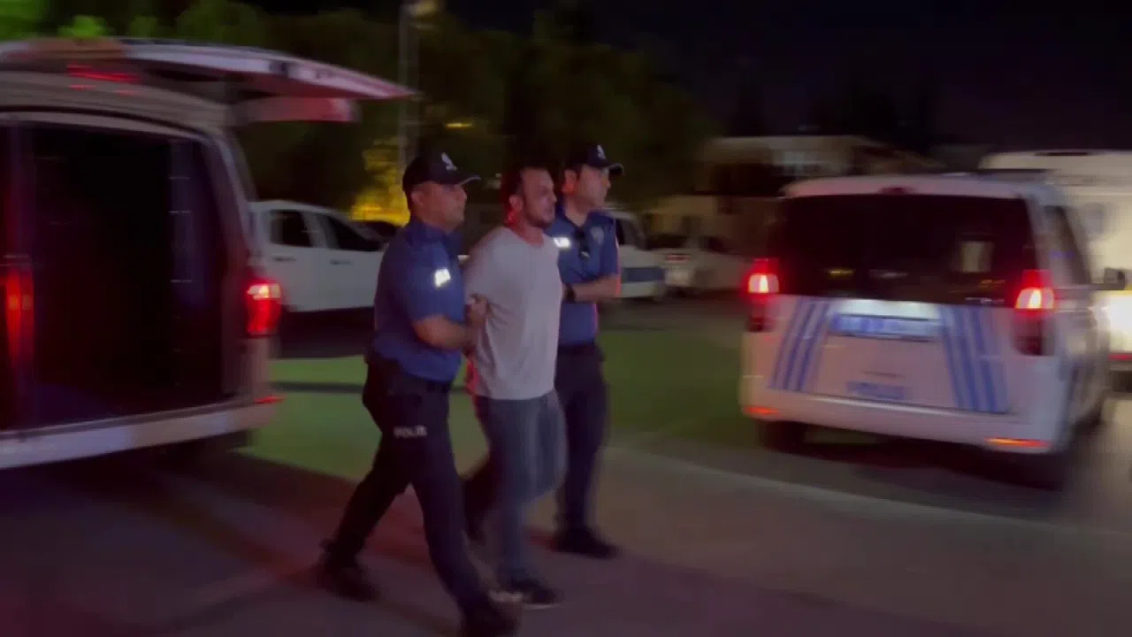 Hırsızlıktan 30 Yıl Ceza Aldı, Gezerken Polise Yakalandı