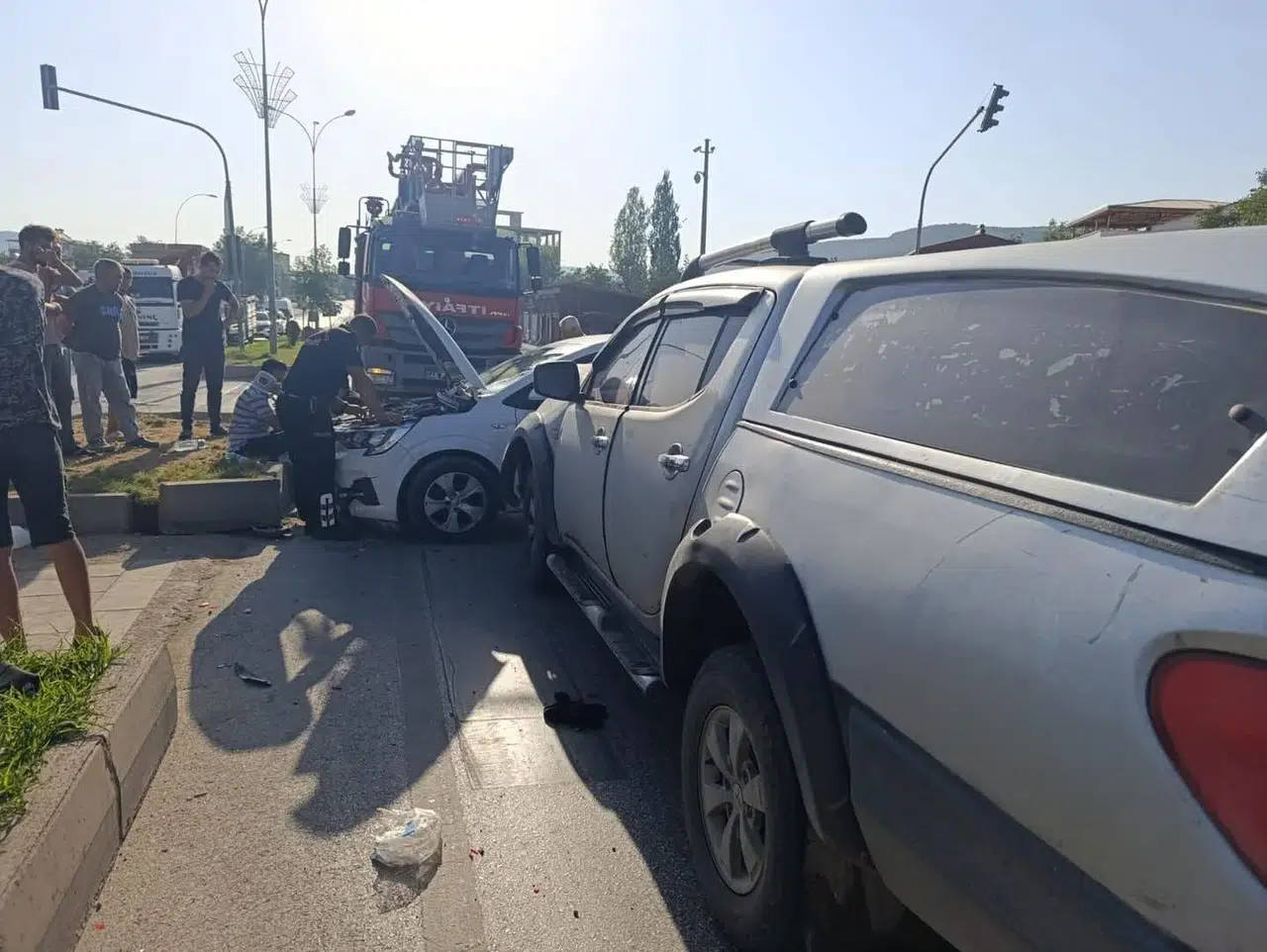 Kahramanmaraş’ta Korkutan Kaza, Sürücü Araçta Sıkıştı