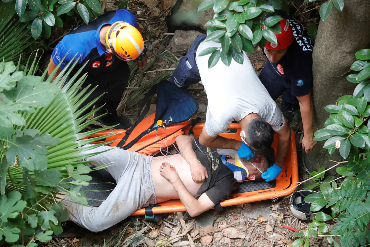 Kayalıklardan Düştü, Yardım Çığlığı Ekipleri Harekete Geçirdi