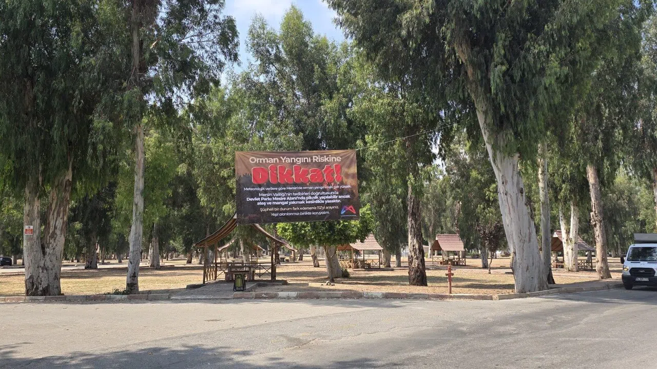 Orman Yangınlarına Afişli Uyarı