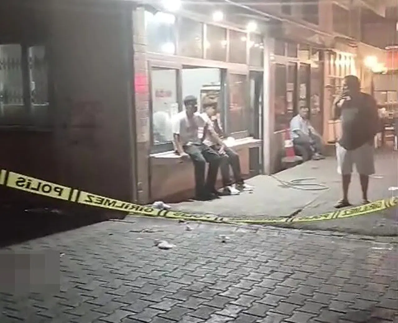 Sokakta Bıçaklı Saldırıya Uğrayan Bir Kişi Ağır Yaralandı