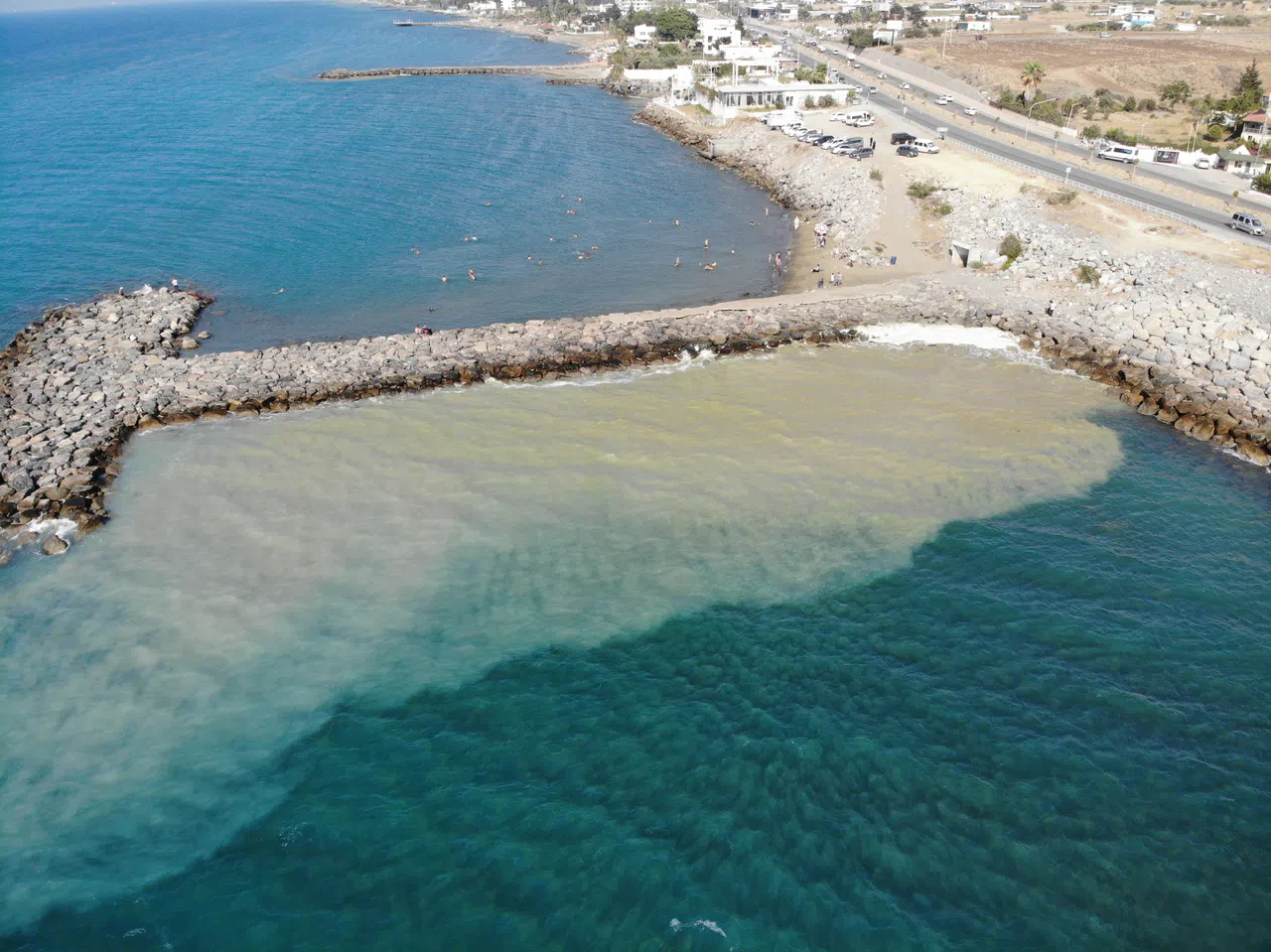 Suyun Yüzeyinde Oluşan Beyaz Tabaka Tedirgin Etti