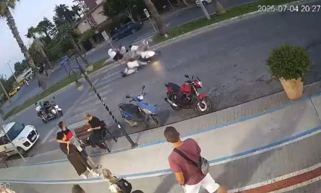 Turistlerin Ayağını Yerden Kesen Kaza