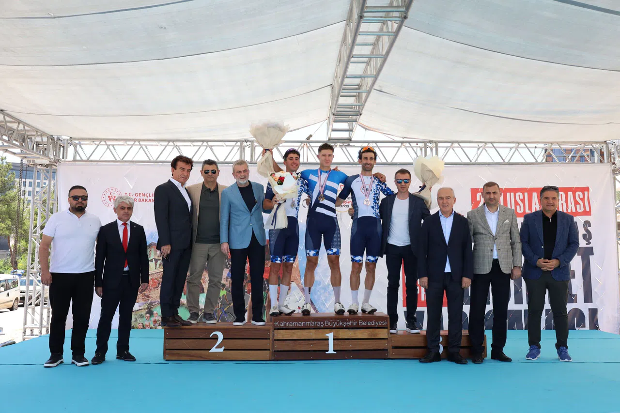 Bisiklet Yarışları Sona Erdi: Dereceye Giren Sporculara Ödülleri Verildi