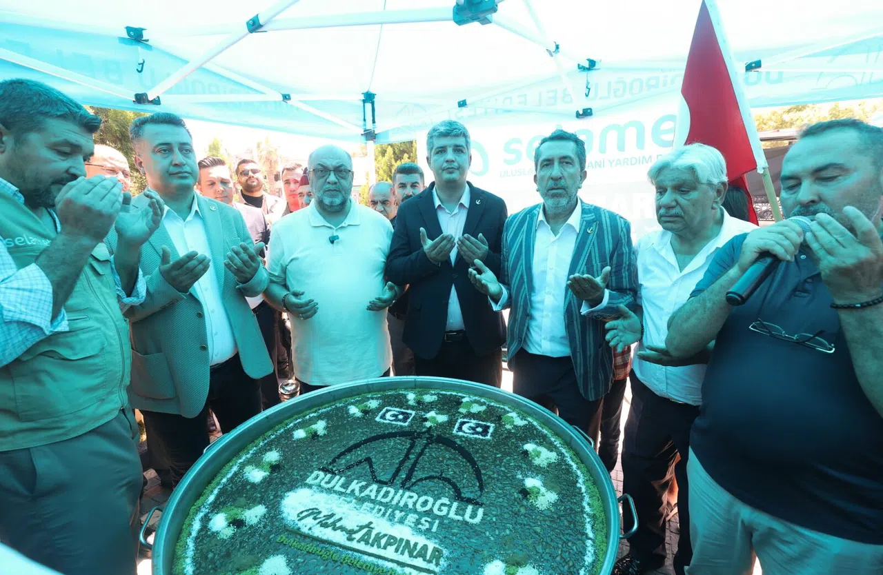 Aşure Sofrası Dulkadiroğlu’nda Gönülleri Buluşturdu