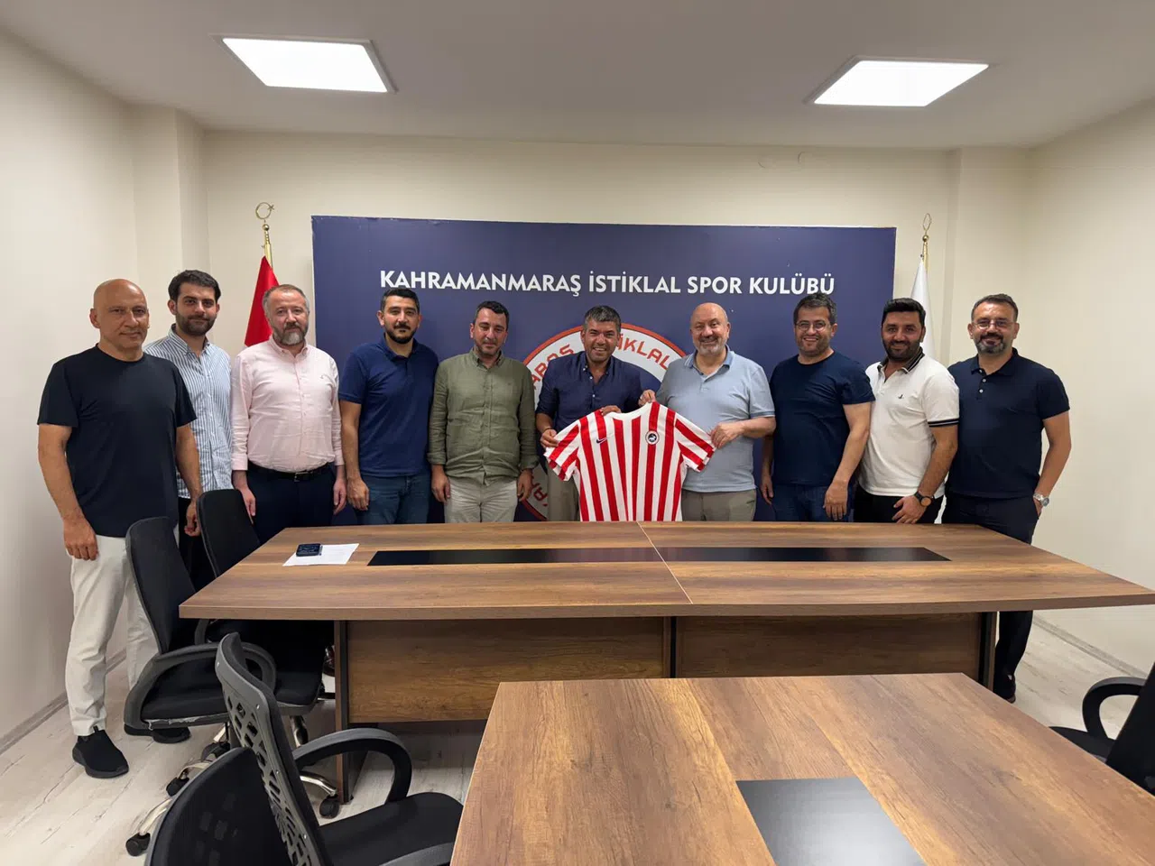 Mehmet Ali Akben’den İstiklalspor’a Destek