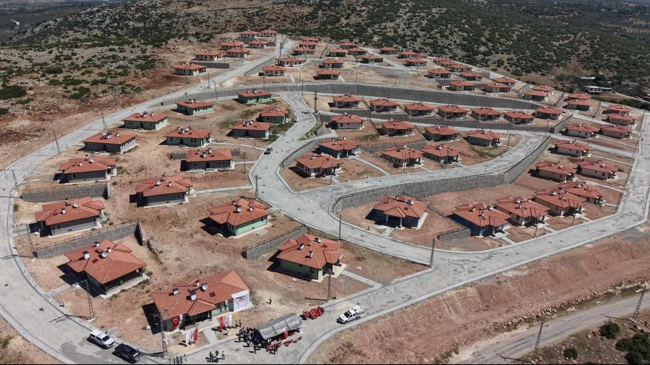 Yapımı Tamamlanan 89 Köy Evinin Anahtar Teslimi Yapıldı