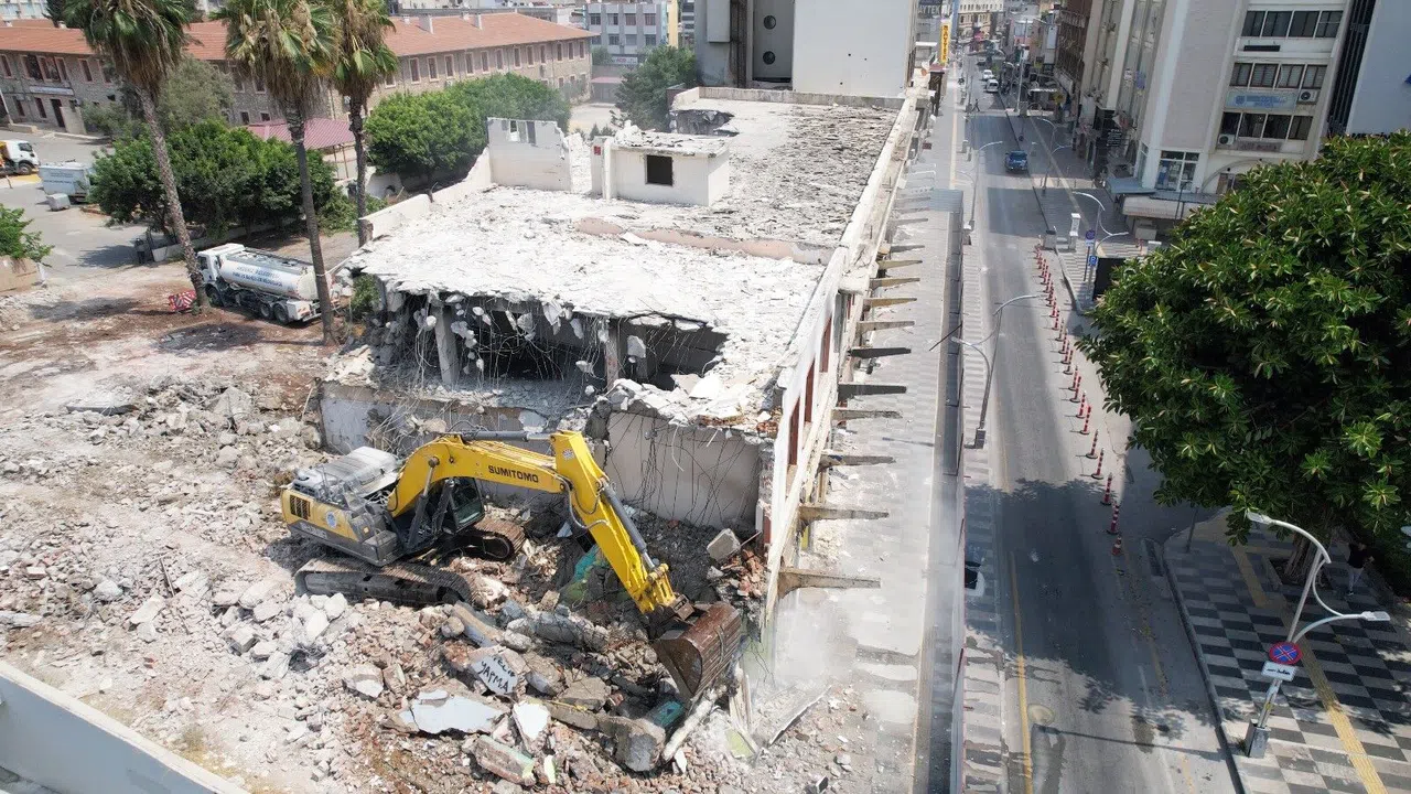 Yıkım Kararı Yıllar Önce Alınmıştı, Uygulama Hafta Sonu Yapıldı
