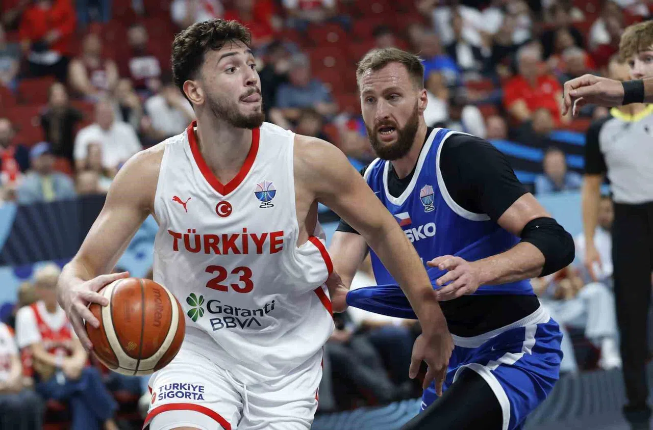 12 Dev Adam Çekya'yı 92-78 Mağlup Etti