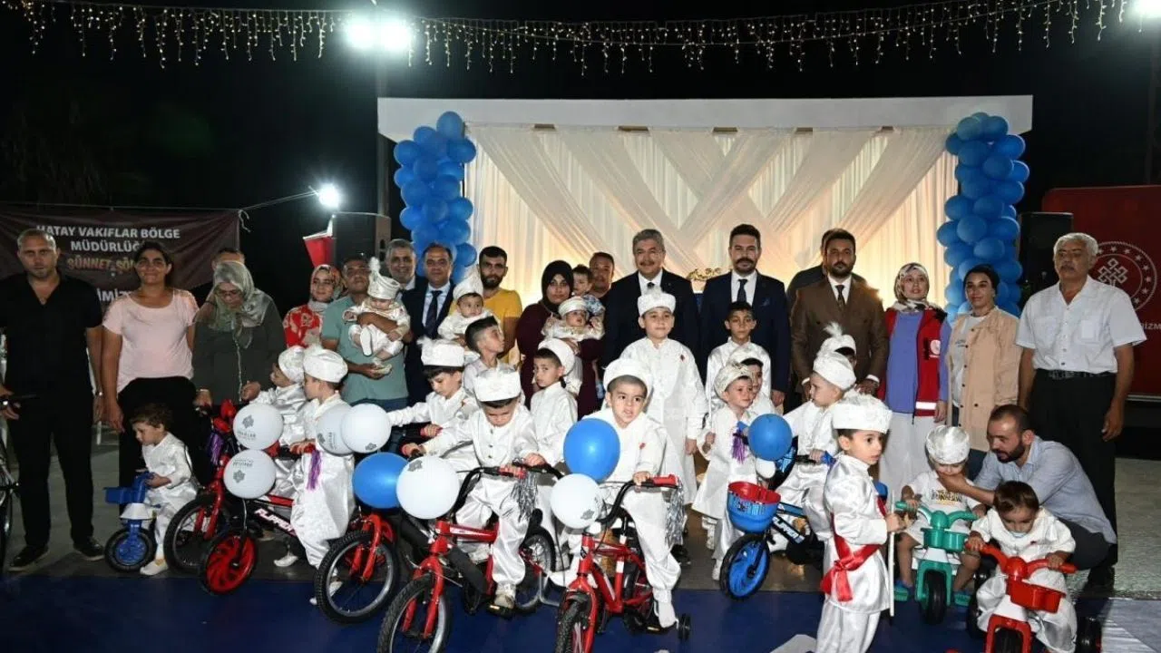 28 Çocuk İçin Düzenlenen Sünnet Merasiminde Aileler Sevindi