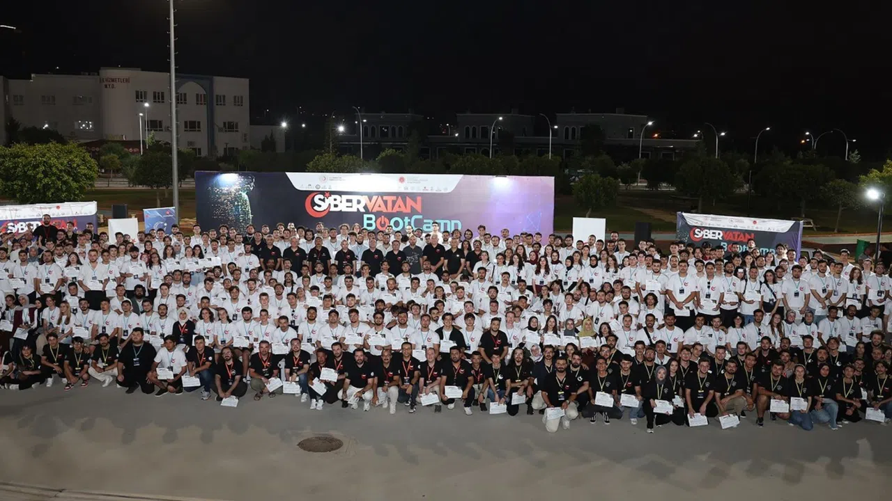 350 Genç Siber Güvenlik Eğitimini Tamamladı