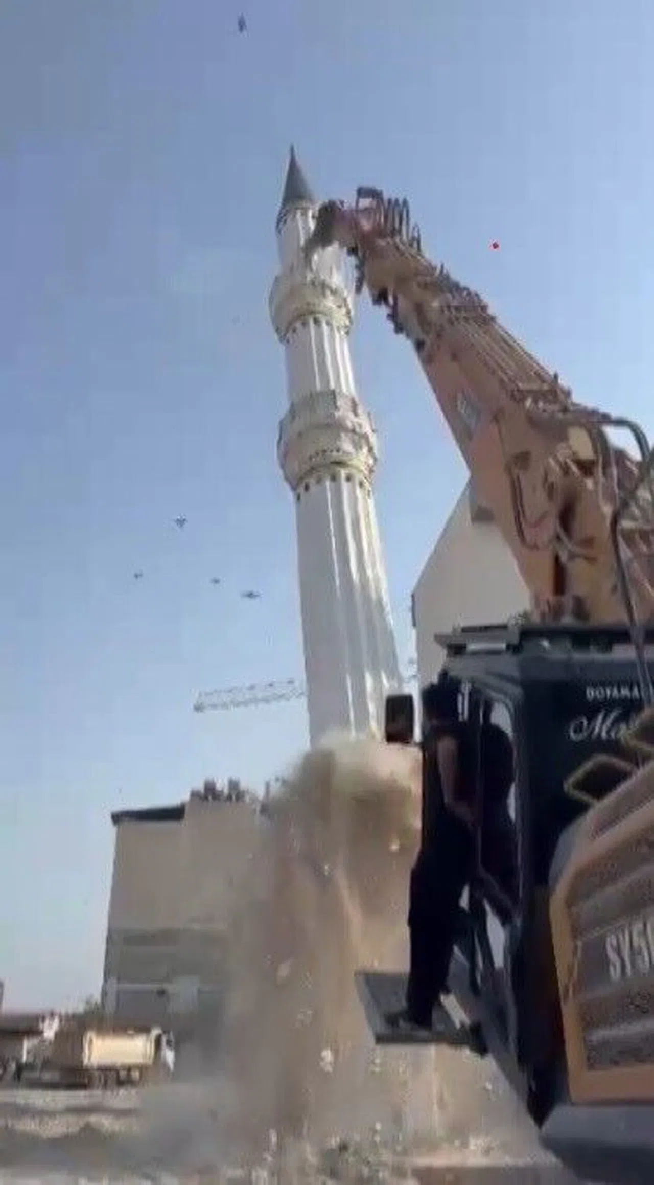 "Minare Çökme Anı Kamerada"