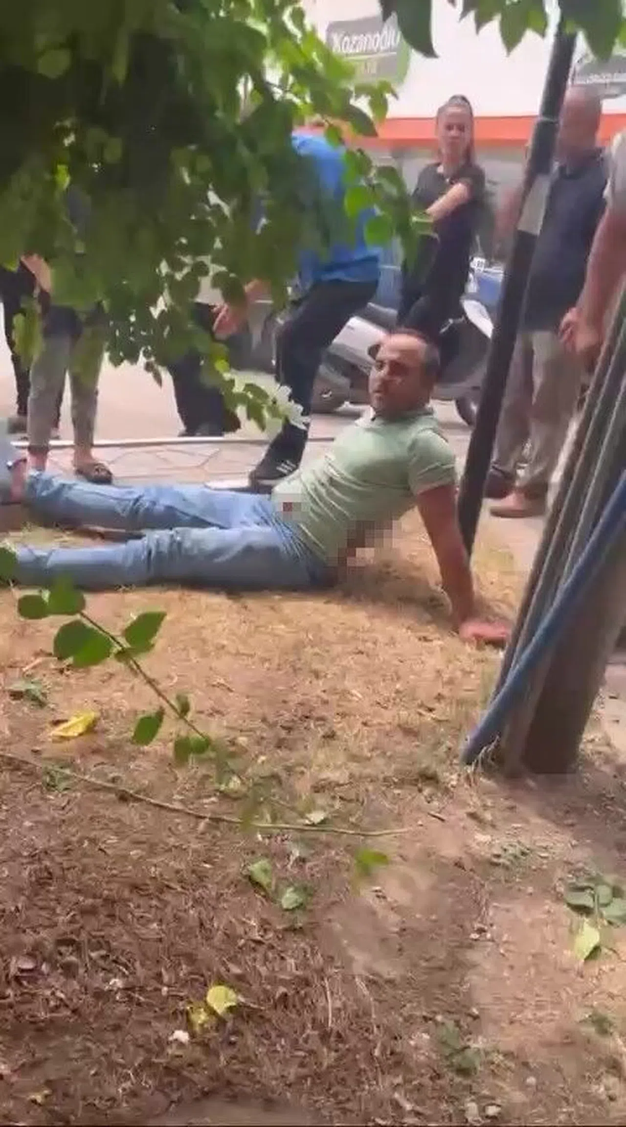 Parkta Bıçaklı Kavga: 1 Yaralı