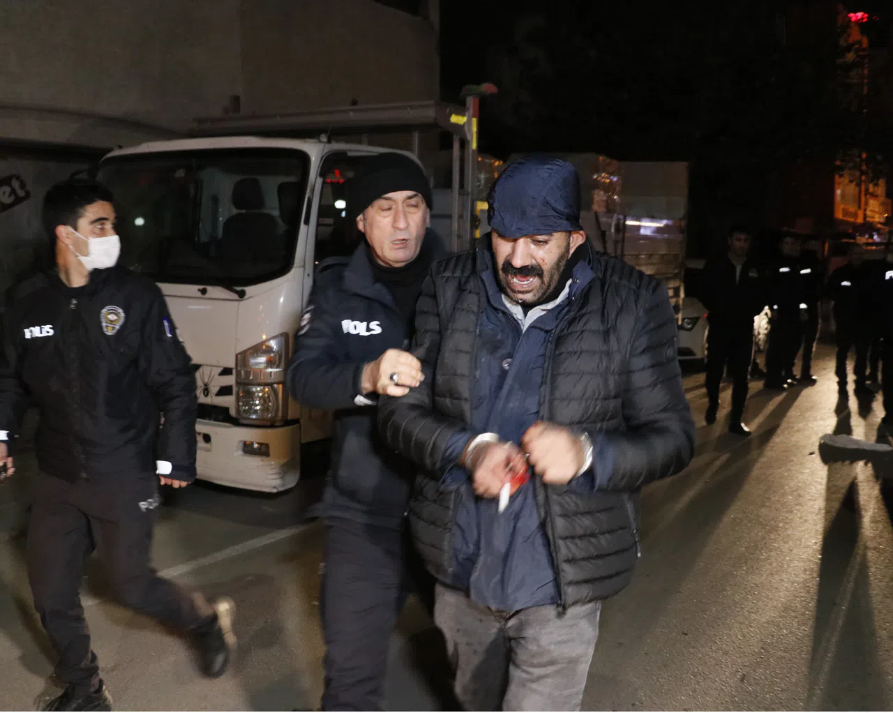 Firar Edip Yüzünü Bıçakladığı Kadından Af Diledi