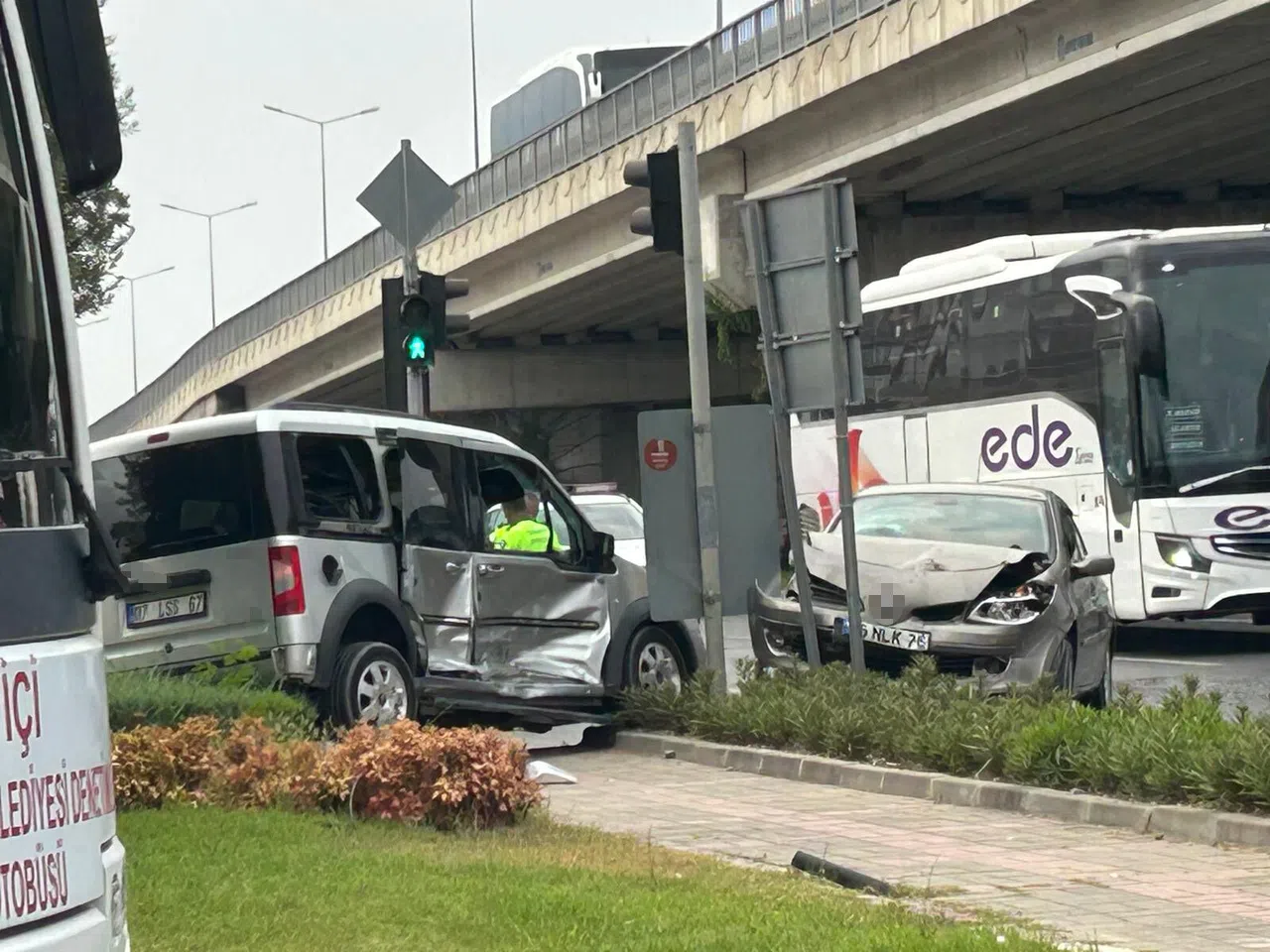 Kırmızı Işık İhlali Kaza Yaptırdı: 1 Yaralı