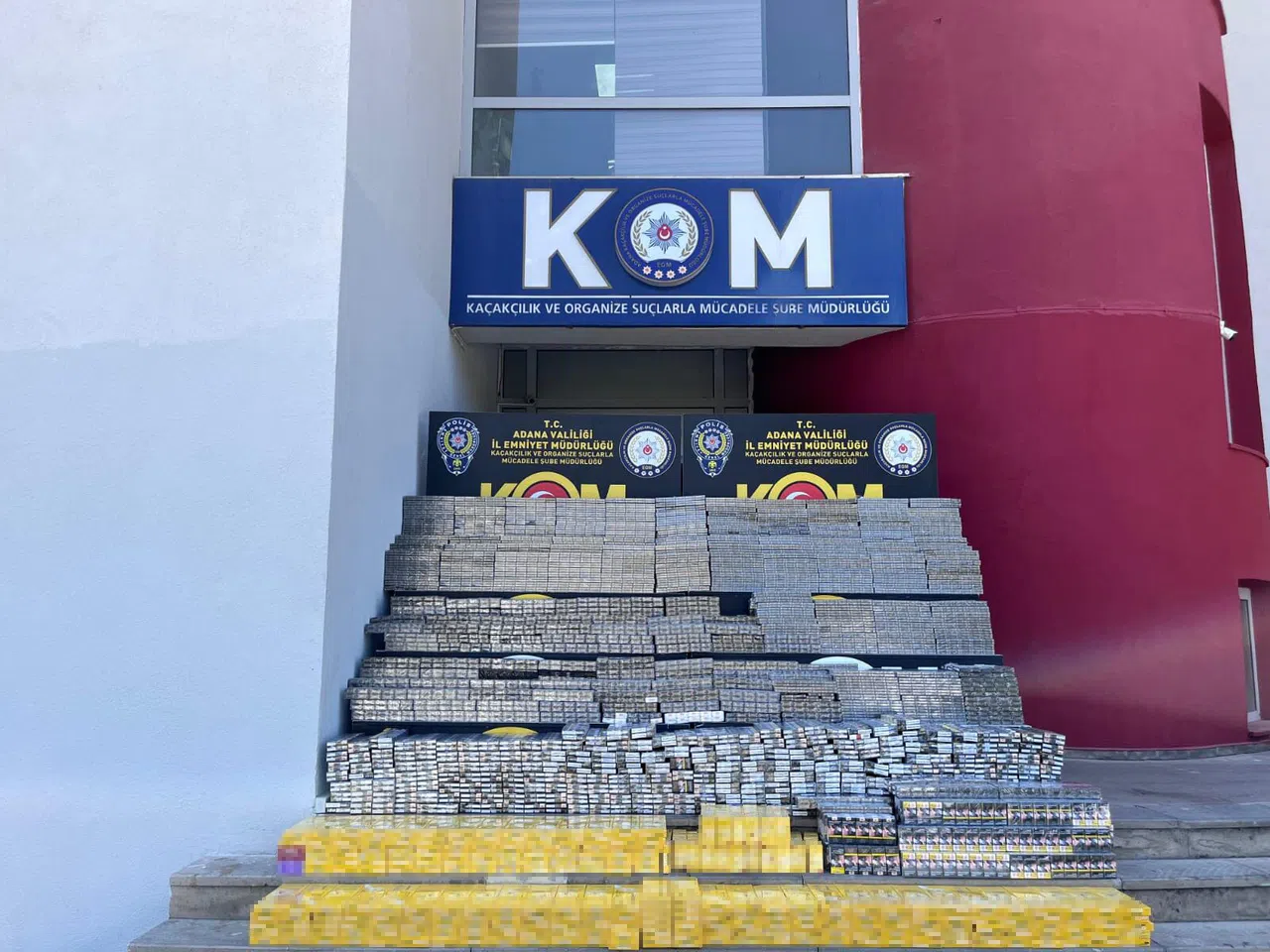 18 Bin 700 Paket Kaçak Sigara Ele Geçirildi