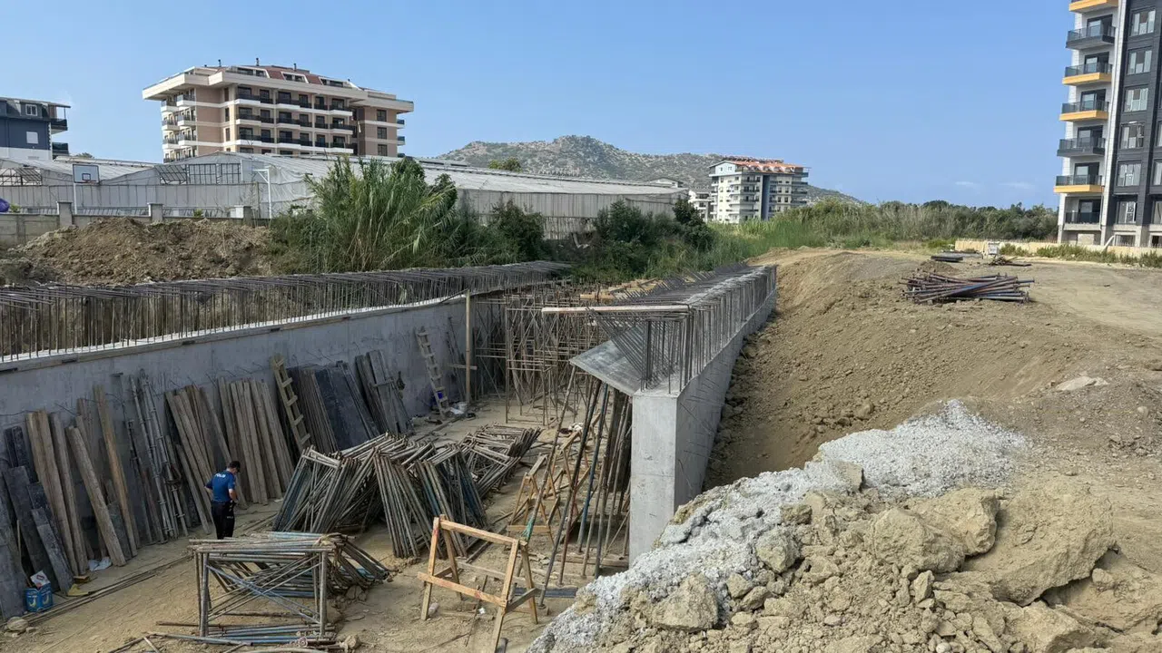 Köprü İnşaatında Düşen İşçi Tedavi Gördüğü Hastanede Hayatını Kaybetti