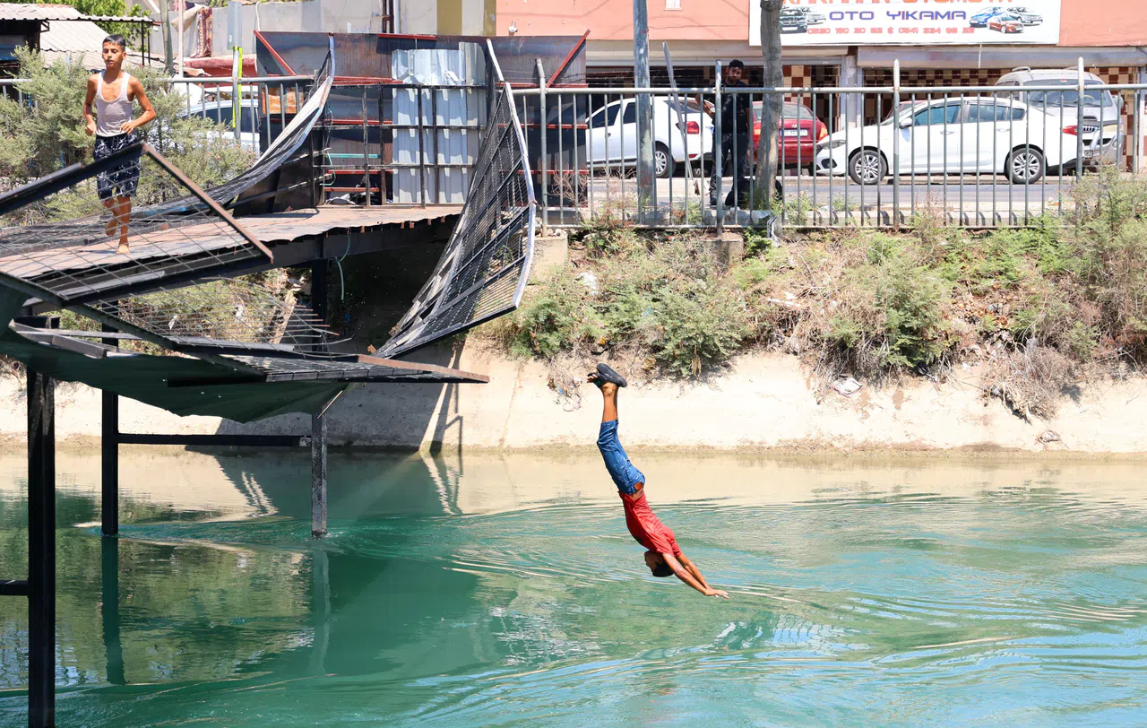 Termometreler 51 Dereceyi Gösterdi