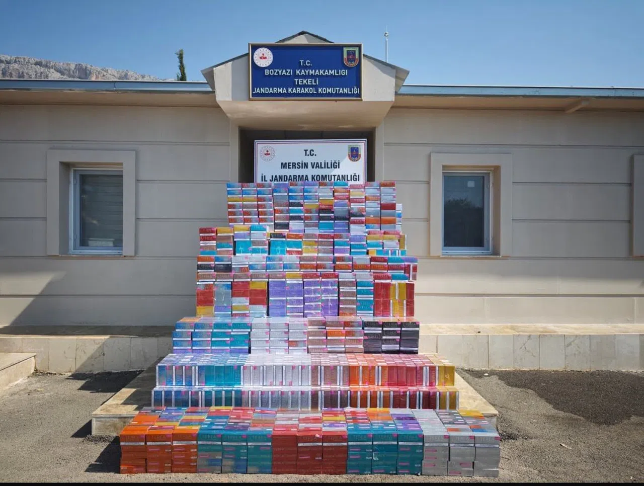 700 Bin Adet Elektronik Sigara Tütünü Ele Geçirildi