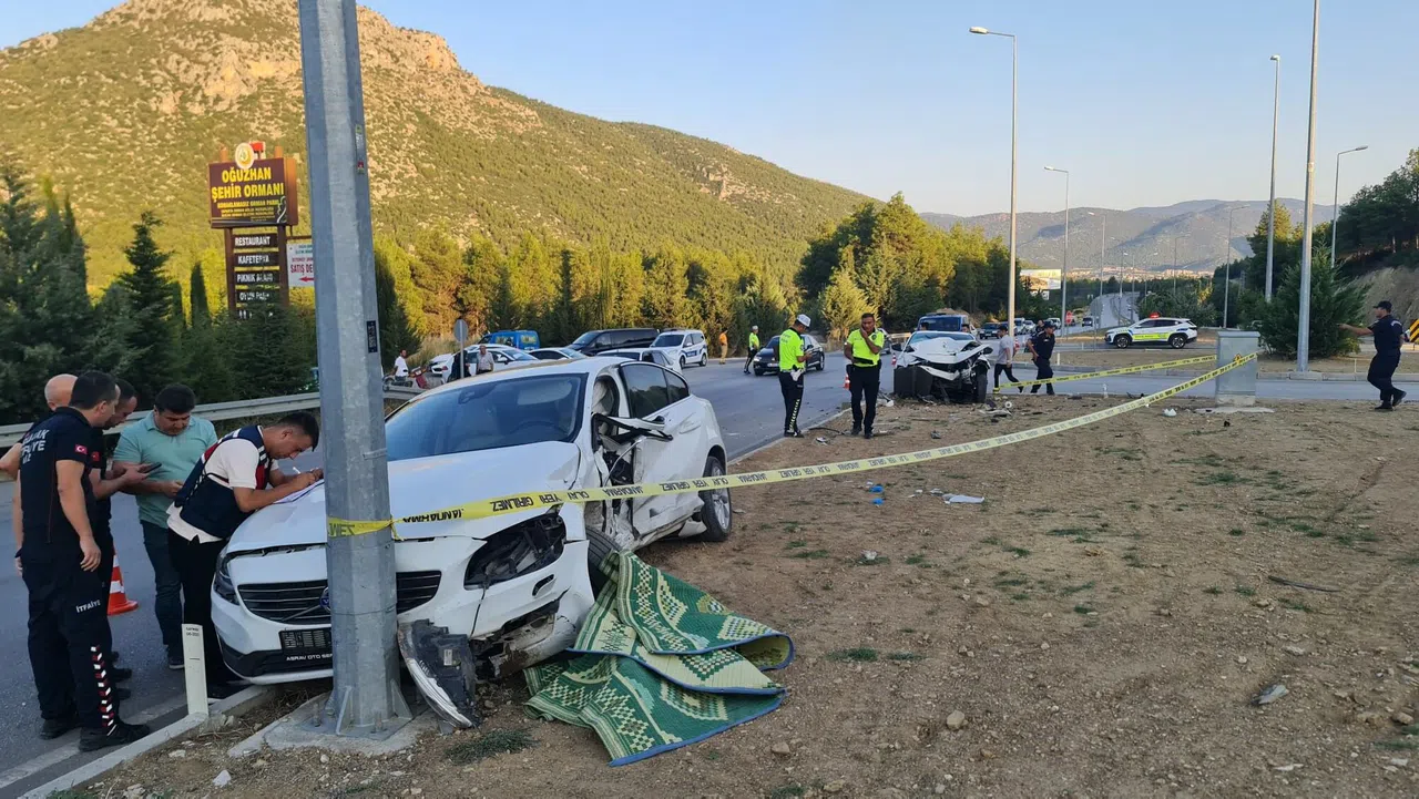 Kavşaktaki Feci Kazadan Acı Haber