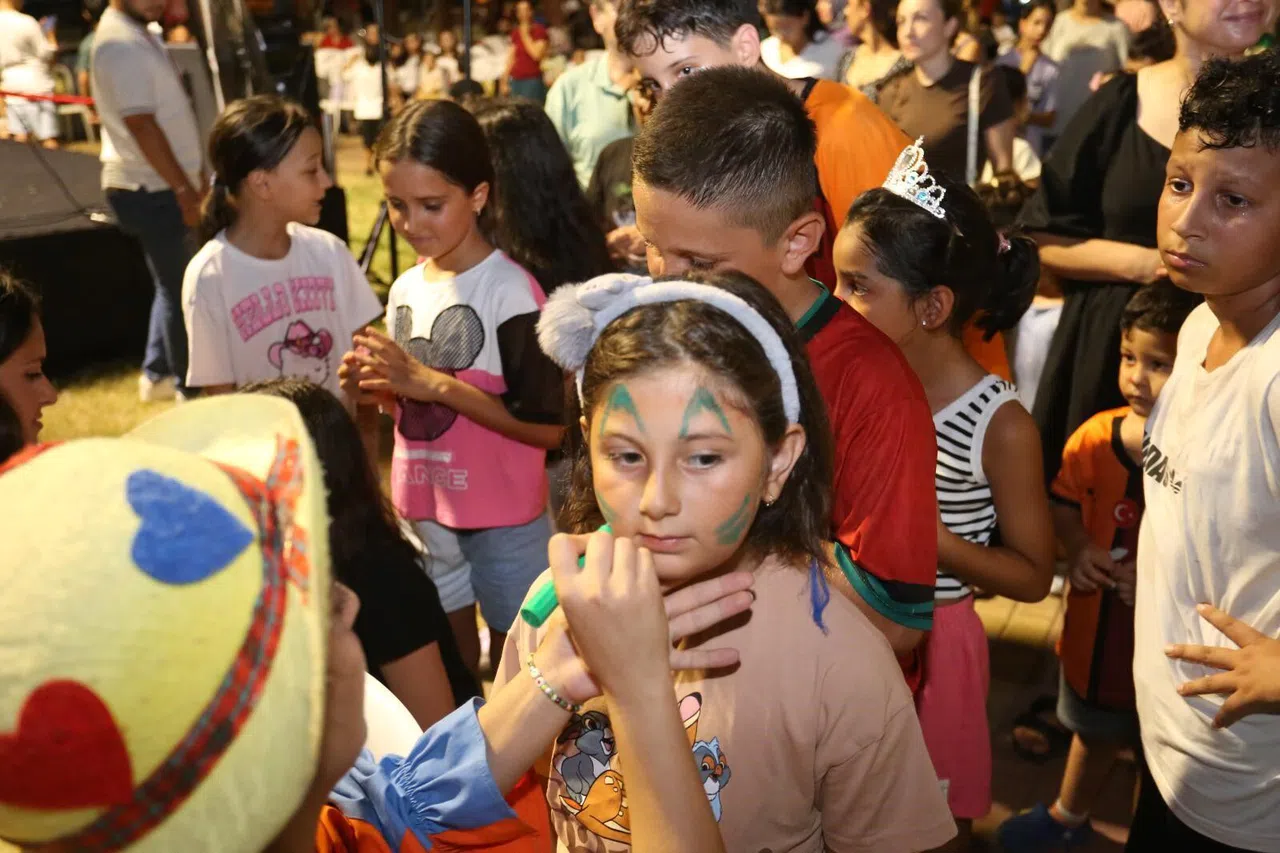 Sahne Kepez Ulus Mahallesi’ne Renk Kattı