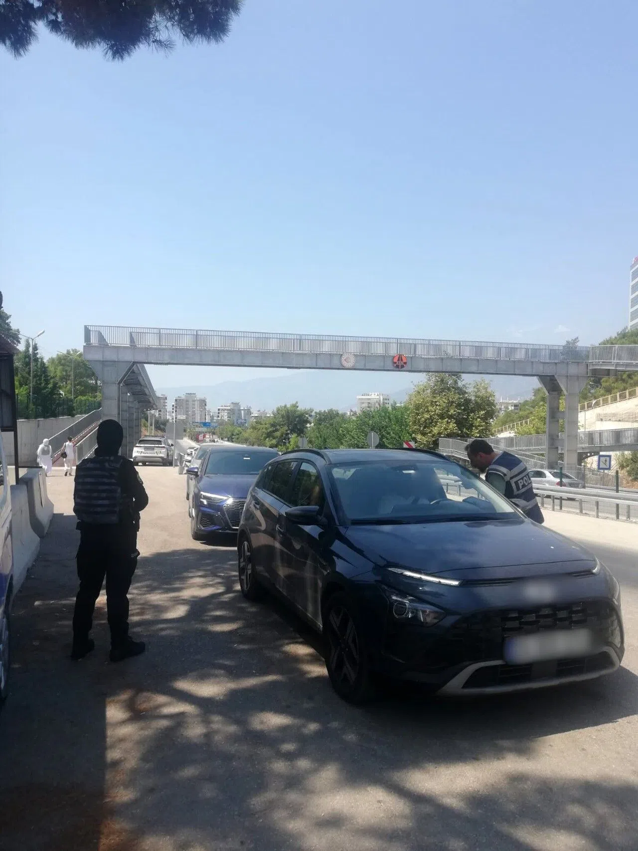 Asayiş Uygulamasında 5 Aranan Araç, 1 Şahıs ve Narkotik Madde Ele Geçirildi