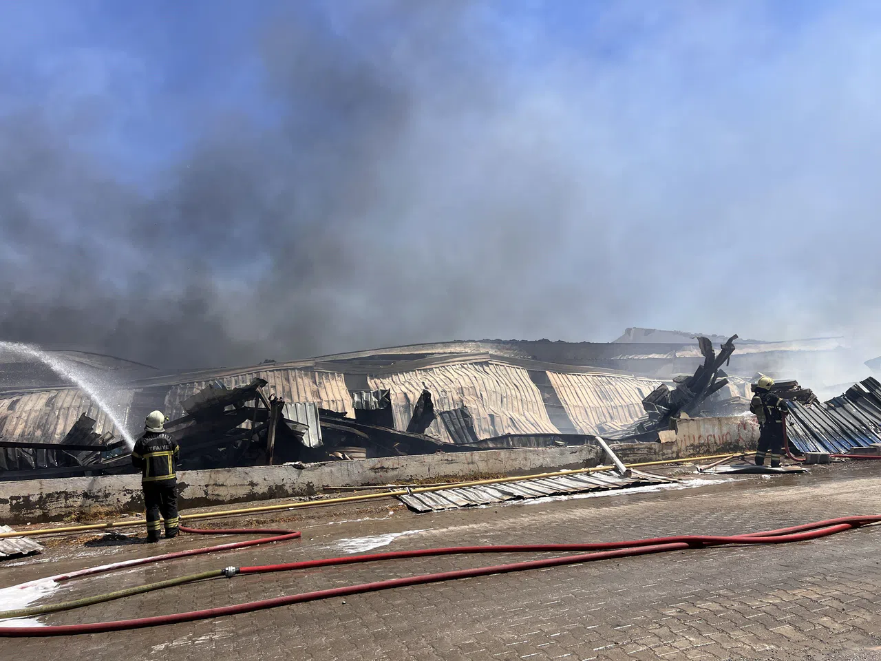 Kahramanmaraş'taki Kağıt Fabrikası Yangını Kontrol Altına Alındı