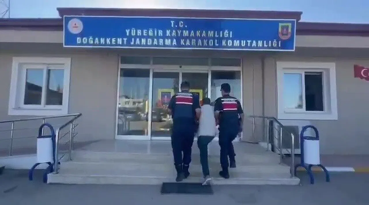 Adana'da 20 Yıl Hapisle Aranan Şahıs Yakalandı