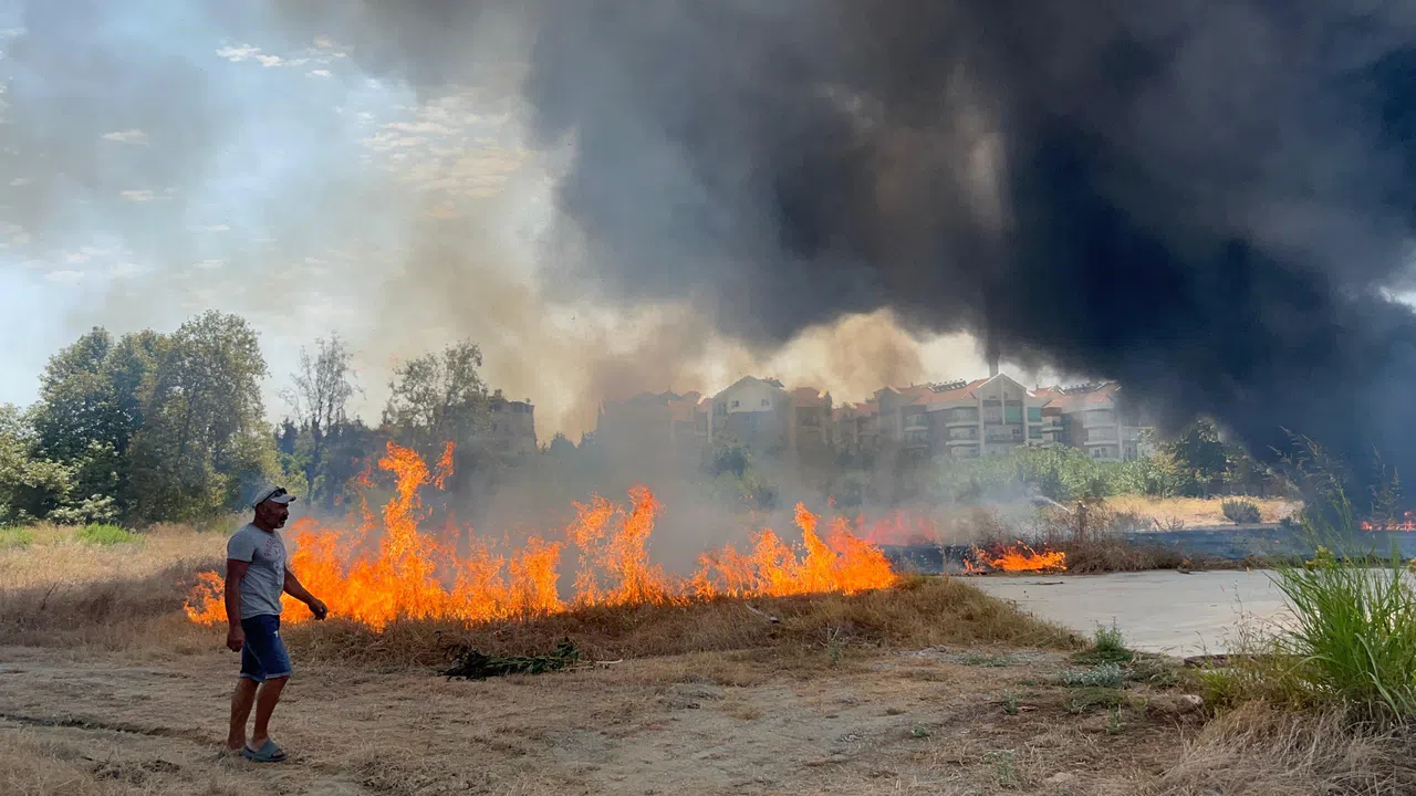 Alanya'da Kaynak Makinesinden Sıçrayan Kıvılcım Yangına Neden Oldu