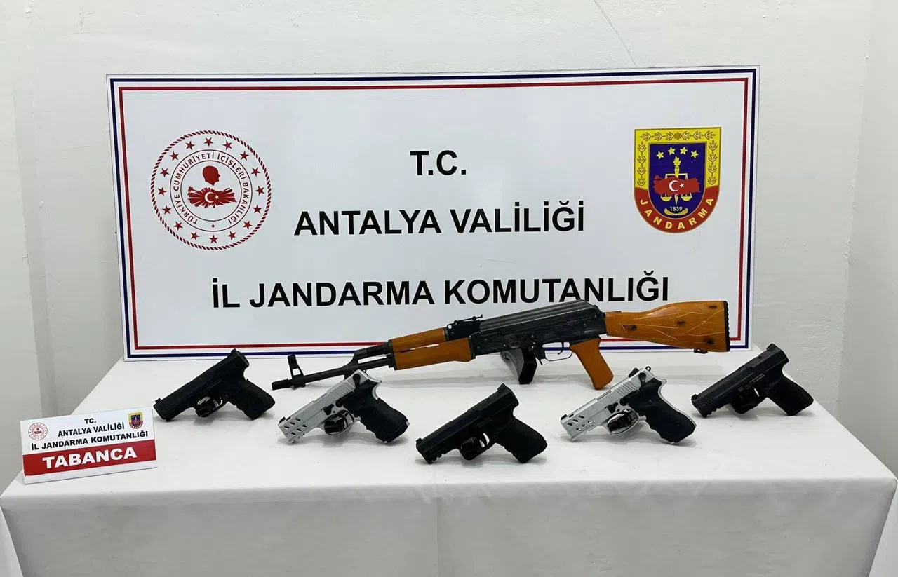 Jandarmadan Ruhsatsız Silah Operasyonu: 5 Tabanca Ele Geçirildi