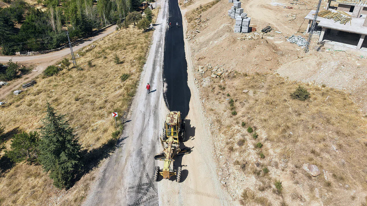 Kahramanmaraş’ta Afşin Kırsalına Konforlu Yol Yatırımı