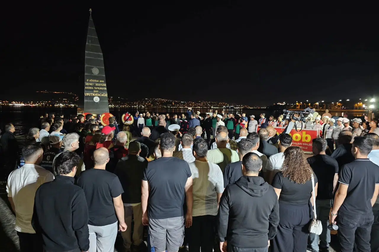 17 Ağustos 1999 depremi dualarla anıldı