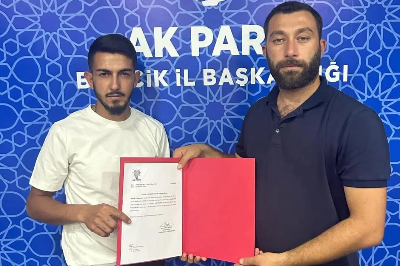 AK Parti Pazaryeri Gençlik’te bayrak değişimi