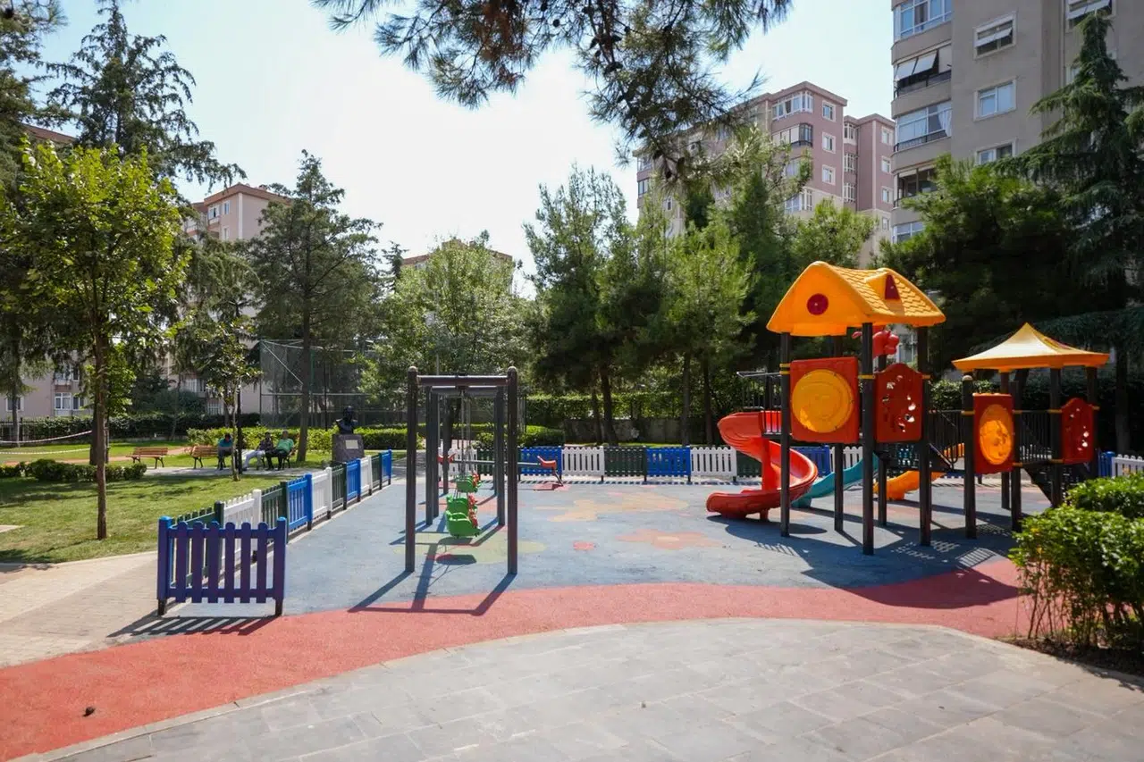 Cemal Süreya Parkı sil baştan yenilendi