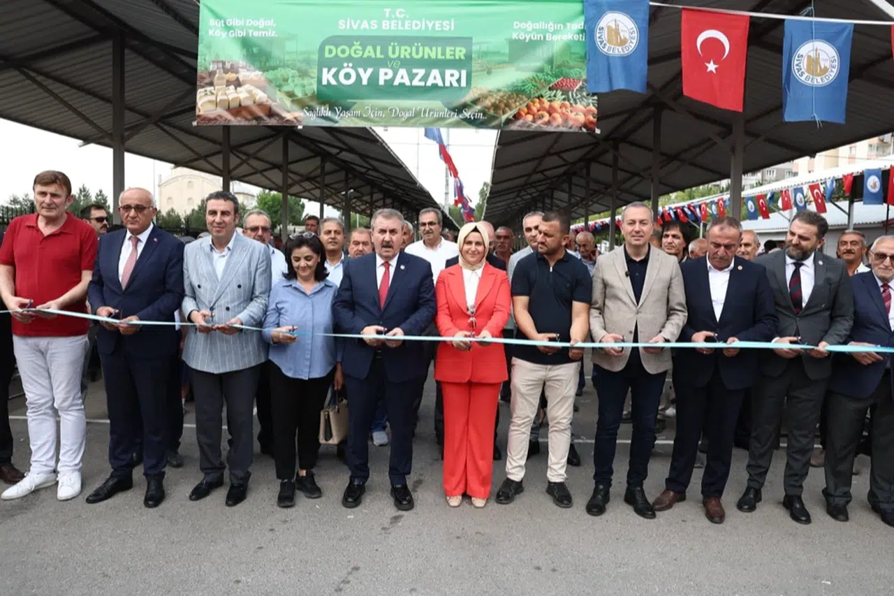 Doğal ürünler ve köy pazarı hizmete açıldı
