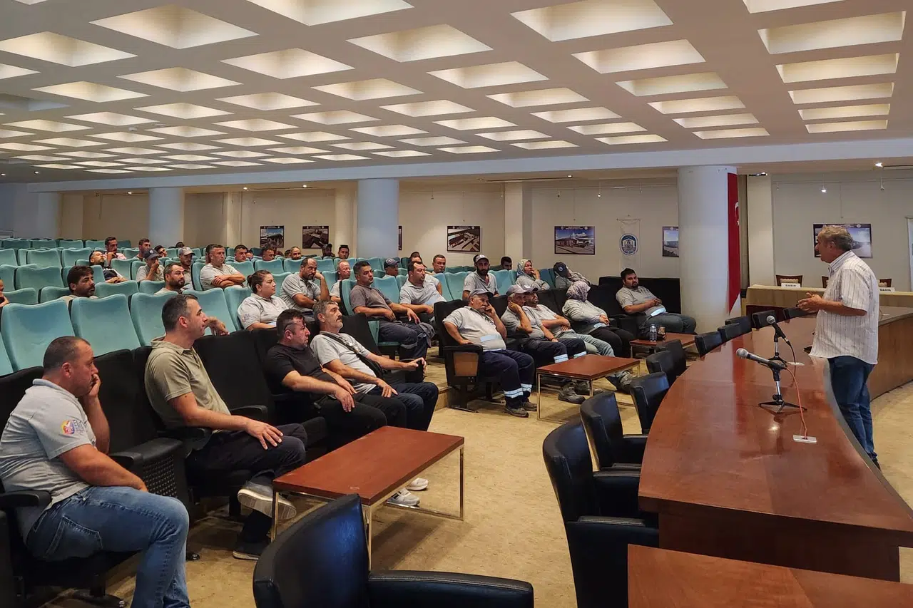 Belediyeden personeline iş güvenliği eğitimi