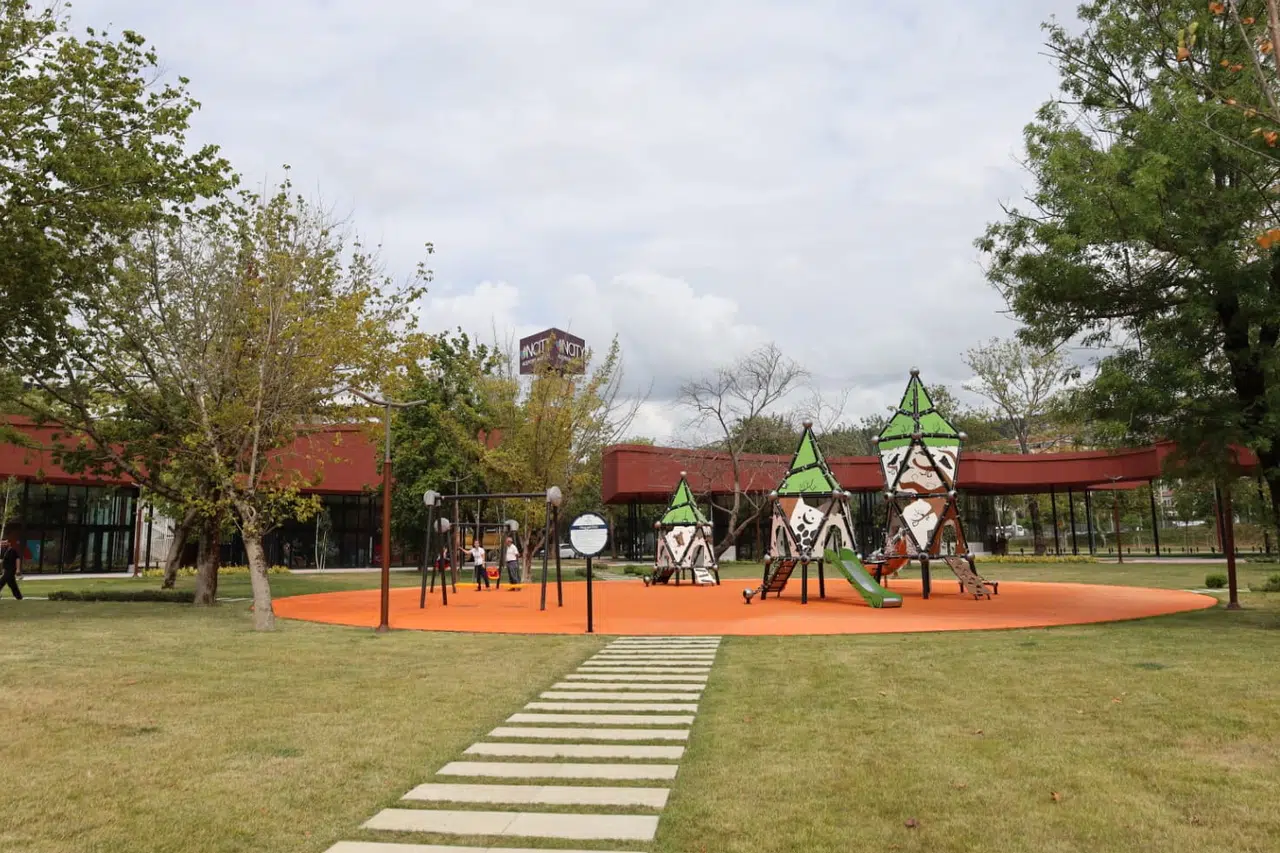 Eski fuar alanı güzelleşiyor