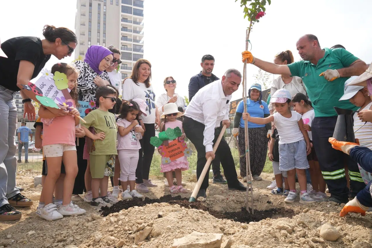 Fidanlar; yanan ormanlar, çocuklar ve Zeydan Karalar için dikildi