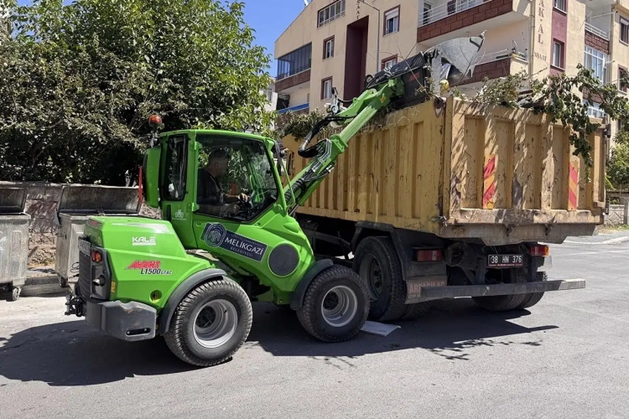 Kayseri Melikgazi'de asfalt çalışması tam gaz