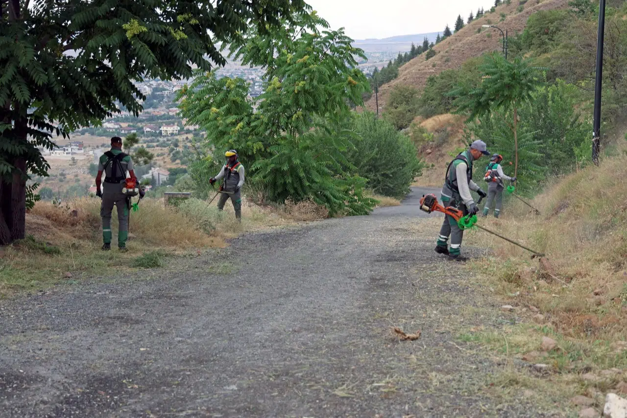 Kayseri Talas'ta Ali Dağı'na yangın önlemi