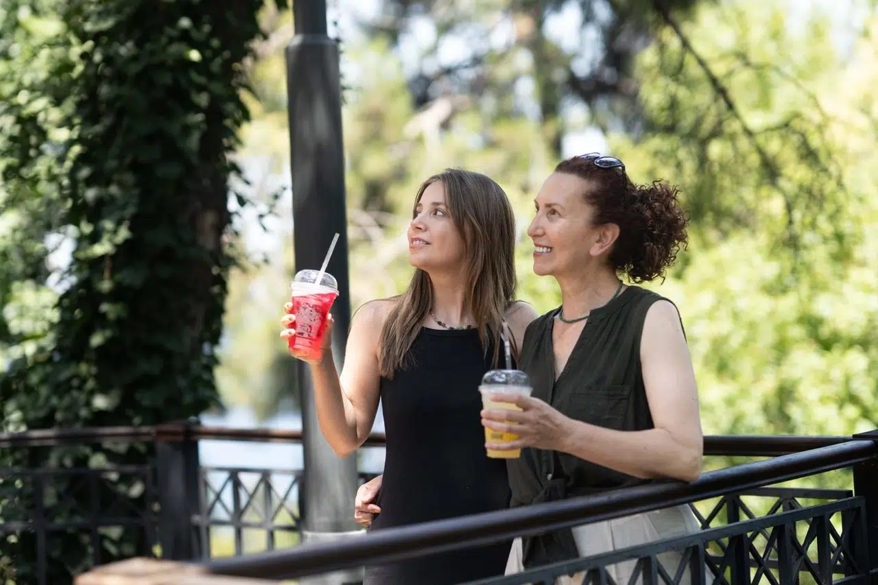 Terasları sosyal yaşam alanı oldu