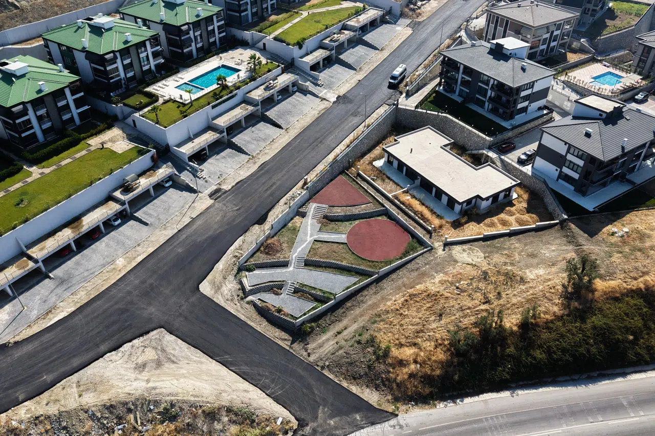 Yol çalışmalarıyla konforu artırıyor